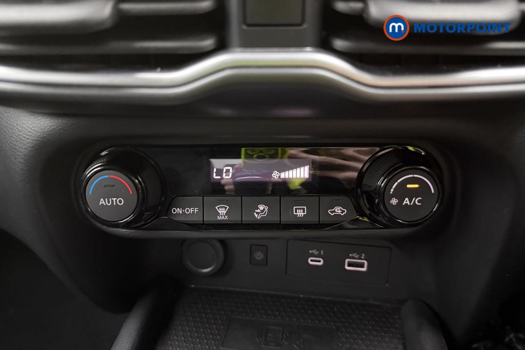 Nissan Juke N-Connecta Manual Petrol SUV - Stock Number (1553962) - 15th supplementary image
