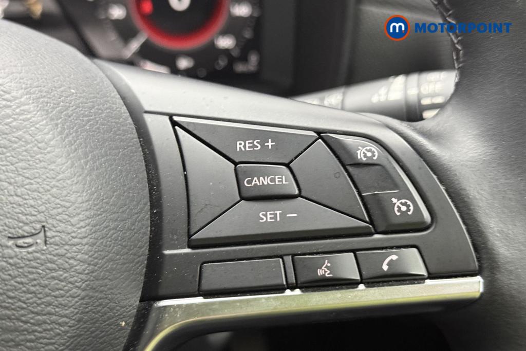 Nissan Juke N-Connecta Manual Petrol SUV - Stock Number (1553962) - 19th supplementary image