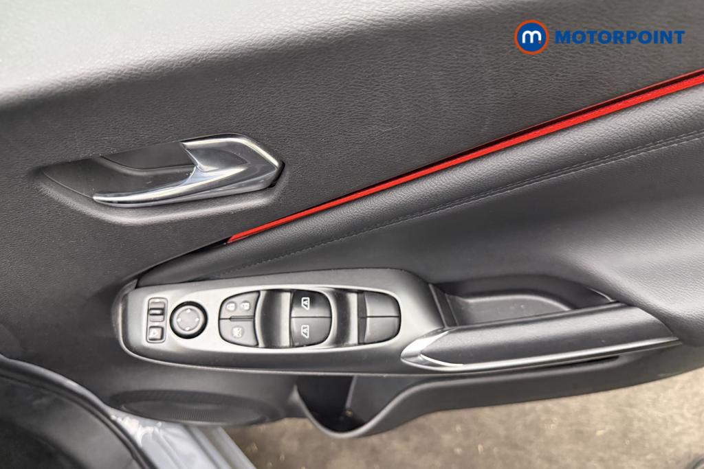 Nissan Juke N-Connecta Manual Petrol SUV - Stock Number (1553965) - 10th supplementary image