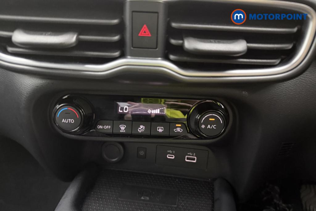 Nissan Juke N-Connecta Manual Petrol SUV - Stock Number (1553965) - 15th supplementary image