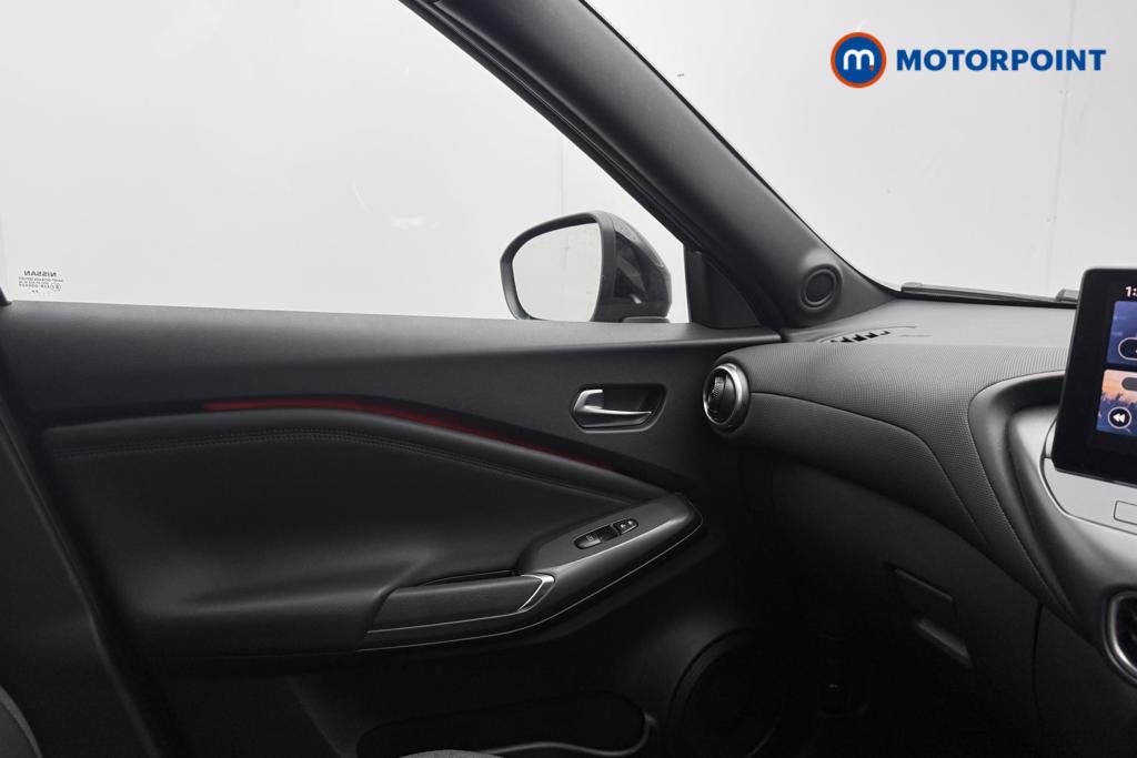Nissan Juke N-Connecta Manual Petrol SUV - Stock Number (1553965) - 18th supplementary image