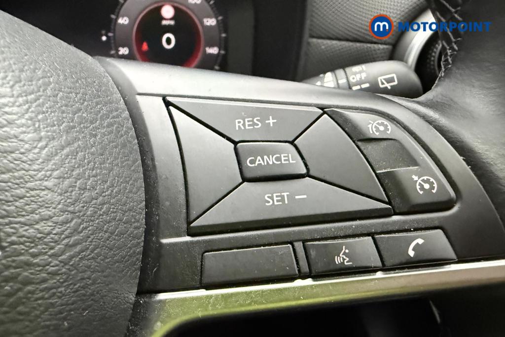 Nissan Juke N-Connecta Manual Petrol SUV - Stock Number (1553967) - 13th supplementary image