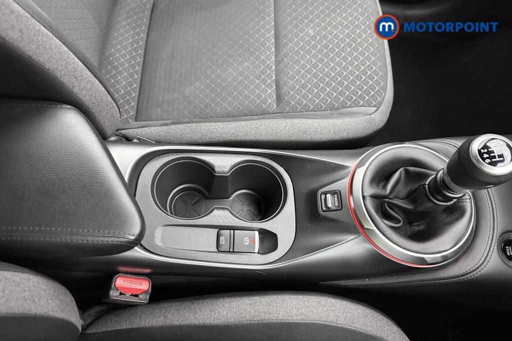 Nissan Juke N-Connecta Manual Petrol SUV - Stock Number (1553967) - 18th supplementary image