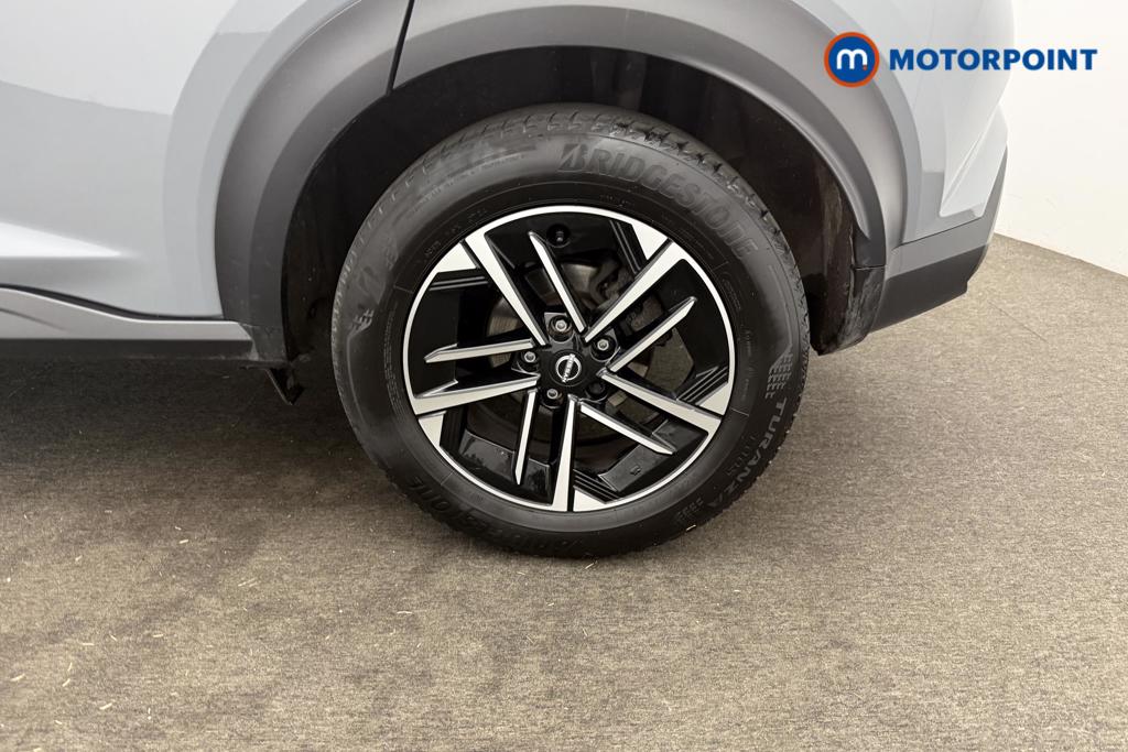 Nissan Juke N-Connecta Manual Petrol SUV - Stock Number (1553967) - 26th supplementary image
