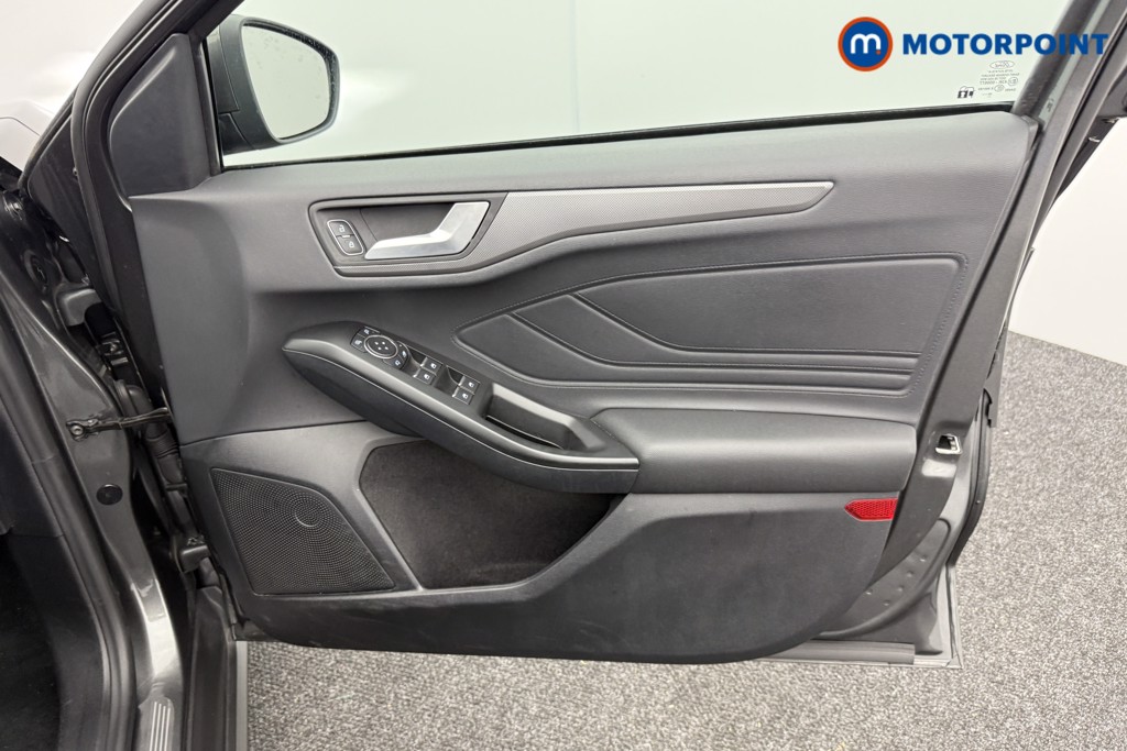 Ford Focus Titanium X Manual Petrol Hatchback - Stock Number (1554790) - 17th supplementary image