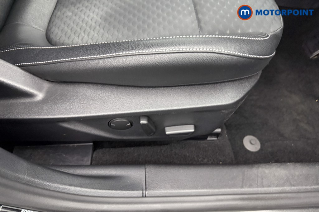 Ford Focus Titanium X Manual Petrol Hatchback - Stock Number (1554790) - 18th supplementary image