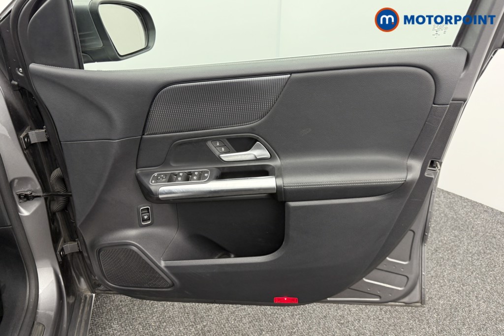 Mercedes-Benz B Class Sport Manual Petrol Hatchback - Stock Number (1554997) - 16th supplementary image
