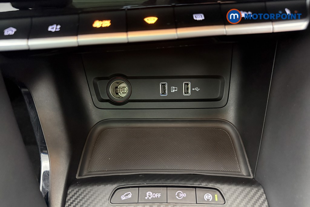 Mg Motor Uk ZS Exclusive Manual Petrol SUV - Stock Number (1555110) - 12th supplementary image