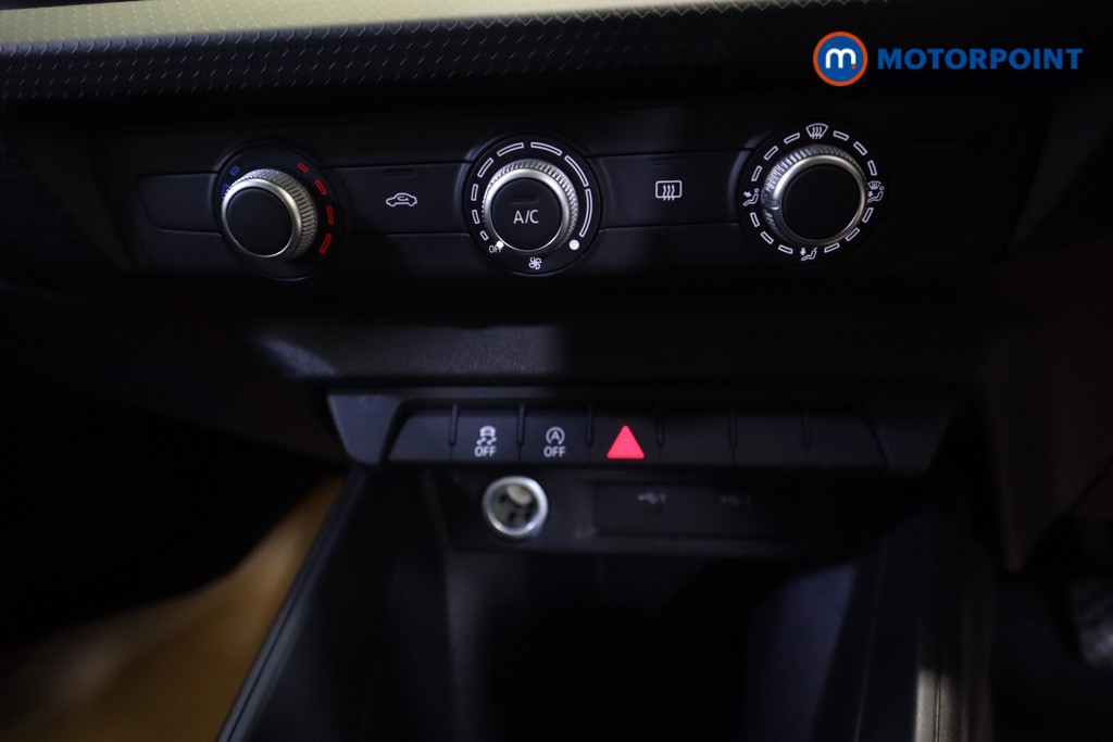 Audi A1 Technik Manual Petrol Hatchback - Stock Number (1556316) - 5th supplementary image