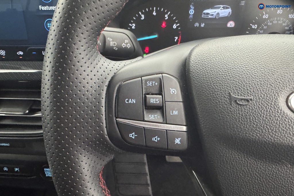 Ford Focus St-Line Automatic Petrol-Electric Hybrid Estate - Stock Number (1557657) - 10th supplementary image
