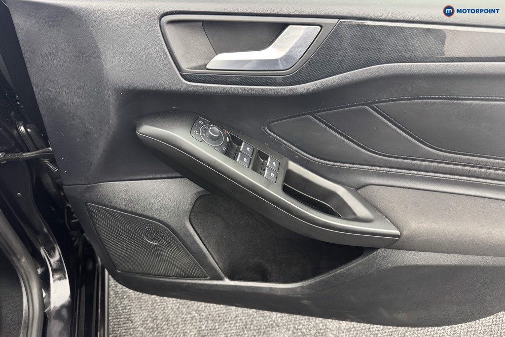 Ford Focus St-Line Automatic Petrol-Electric Hybrid Estate - Stock Number (1557657) - 14th supplementary image