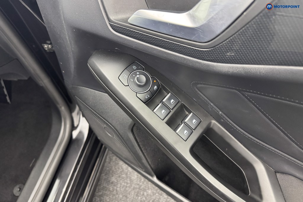Ford Focus St-Line Automatic Petrol-Electric Hybrid Estate - Stock Number (1557657) - 15th supplementary image