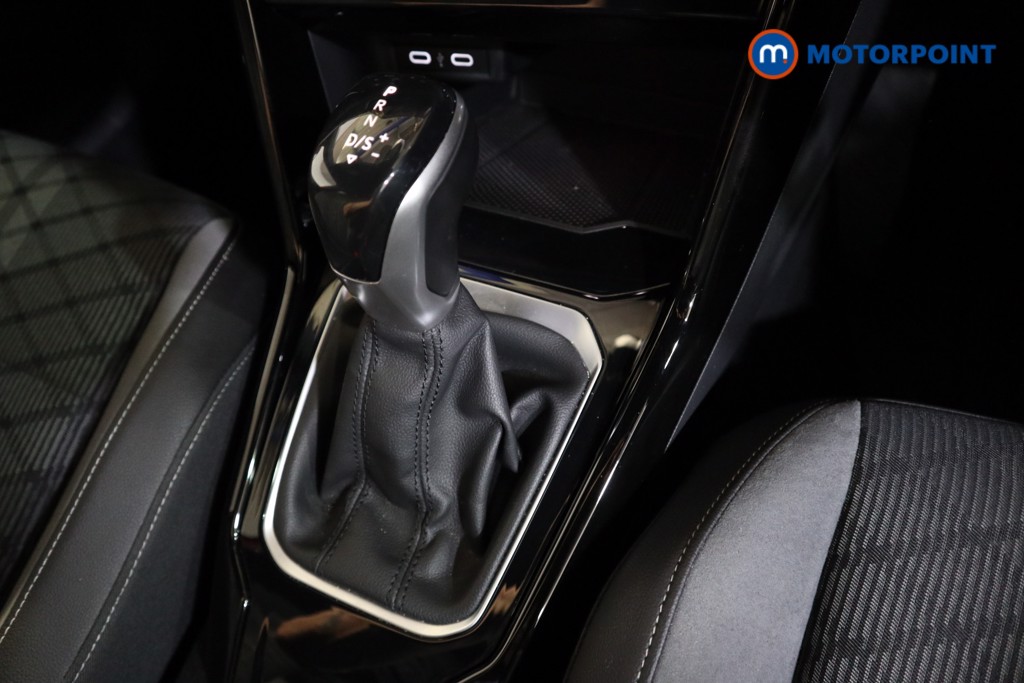 Volkswagen T-Roc R-Line Automatic Petrol SUV - Stock Number (1558380) - 8th supplementary image