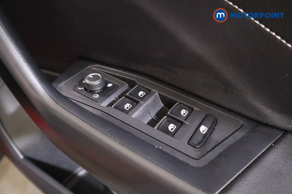 Volkswagen T-Roc R-Line Automatic Petrol SUV - Stock Number (1558380) - 11th supplementary image
