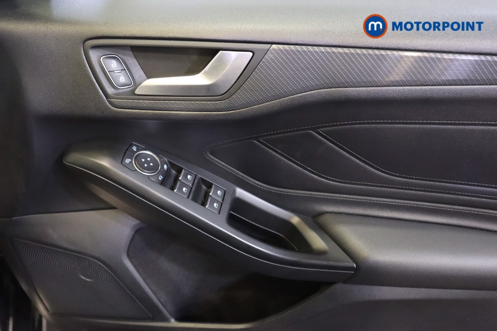 Ford Focus St-Line X Manual Petrol Hatchback - Stock Number (1558672) - 7th supplementary image