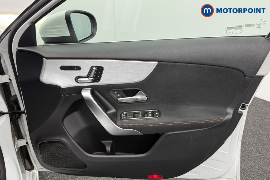 Mercedes-Benz A Class Amg Line Automatic Diesel Hatchback - Stock Number (1558903) - 17th supplementary image
