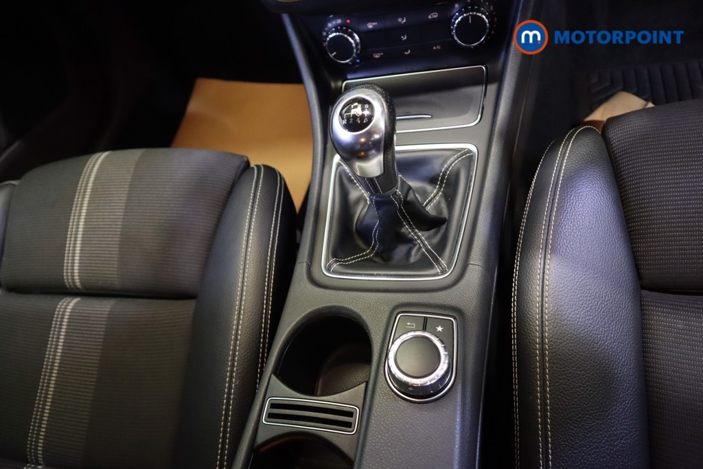 Mercedes-Benz GLA Urban Edition Manual Petrol SUV - Stock Number (1559450) - 6th supplementary image