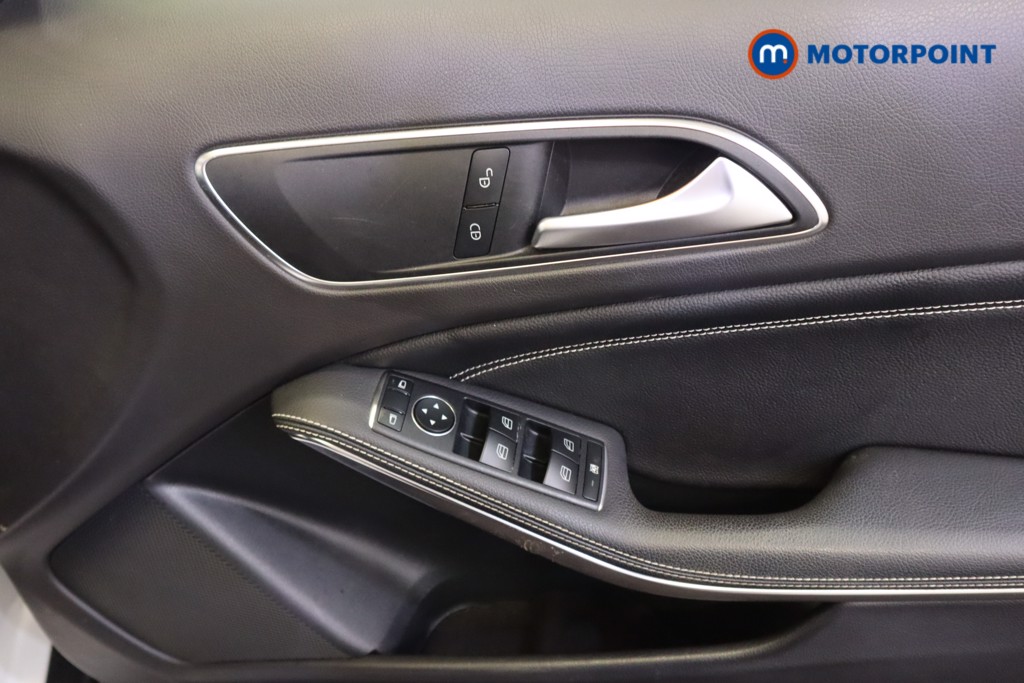 Mercedes-Benz GLA Urban Edition Manual Petrol SUV - Stock Number (1559450) - 7th supplementary image