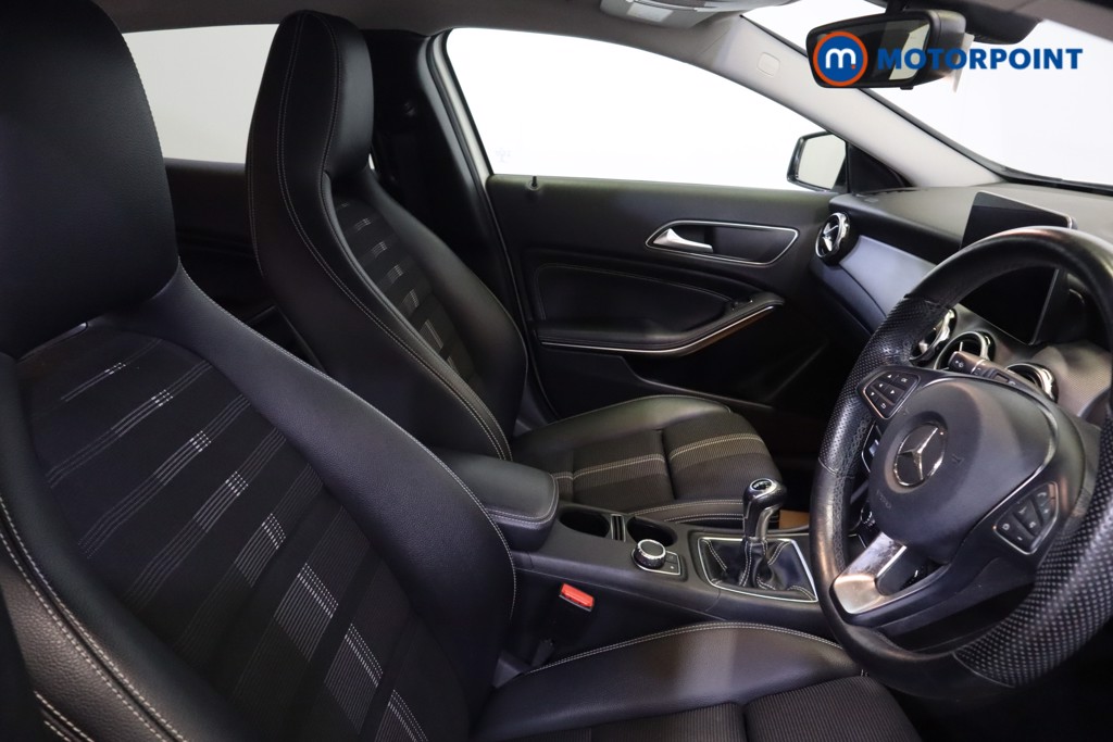Mercedes-Benz GLA Urban Edition Manual Petrol SUV - Stock Number (1559450) - 11th supplementary image