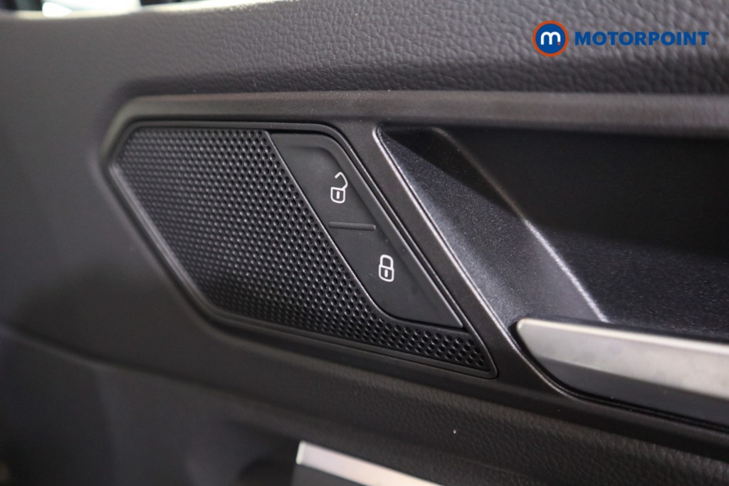Volkswagen Tiguan Black Edition Automatic Petrol Plug-In Hybrid SUV - Stock Number (1559485) - 11th supplementary image
