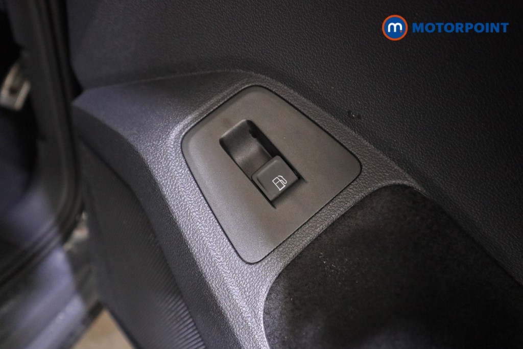 Volkswagen Tiguan Black Edition Automatic Petrol Plug-In Hybrid SUV - Stock Number (1559485) - 13th supplementary image