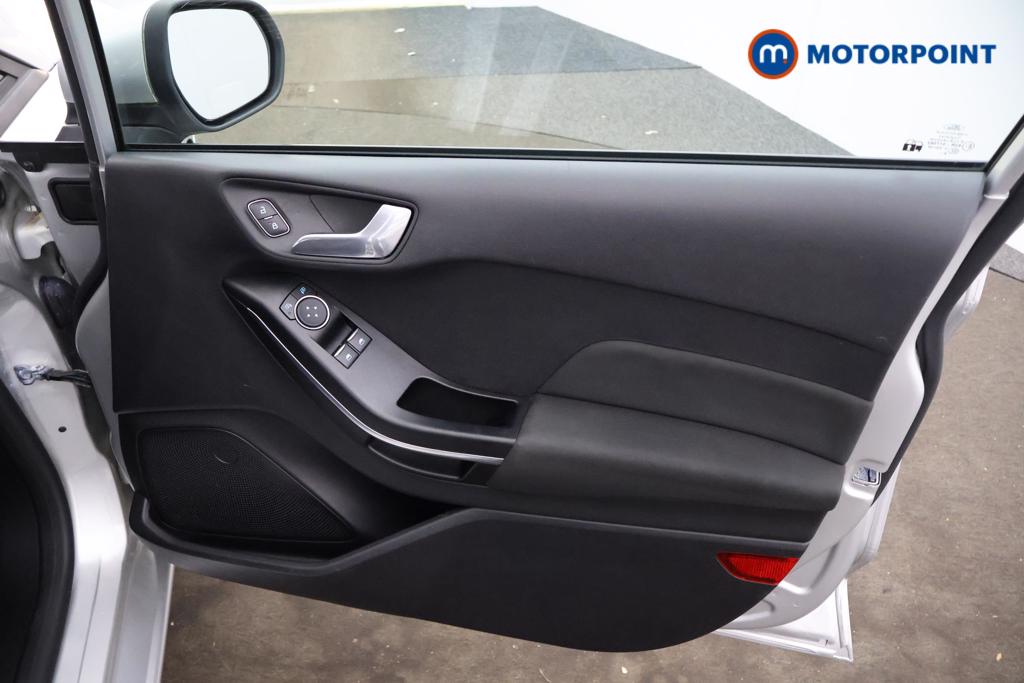 Ford Fiesta Zetec Manual Petrol Hatchback - Stock Number (1560048) - 8th supplementary image
