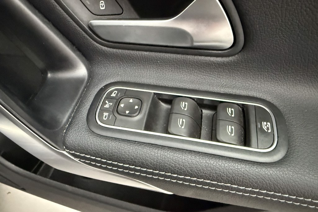 Mercedes-Benz CLA Amg Line Automatic Petrol Coupe - Stock Number (1560329) - 13th supplementary image