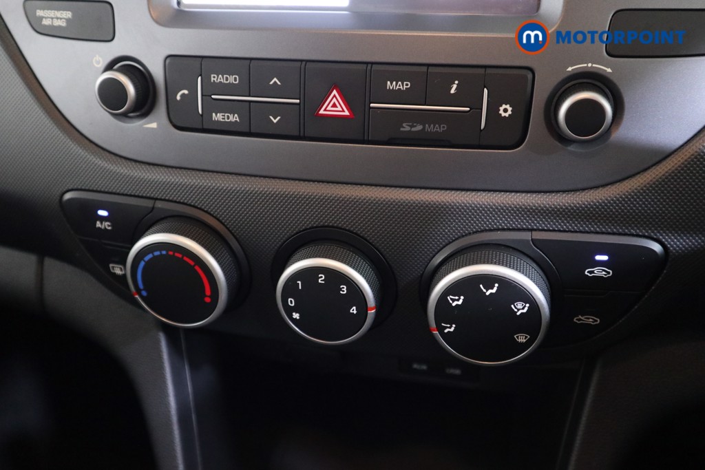 Hyundai I10 Play Manual Petrol Hatchback - Stock Number (1560430) - 7th supplementary image