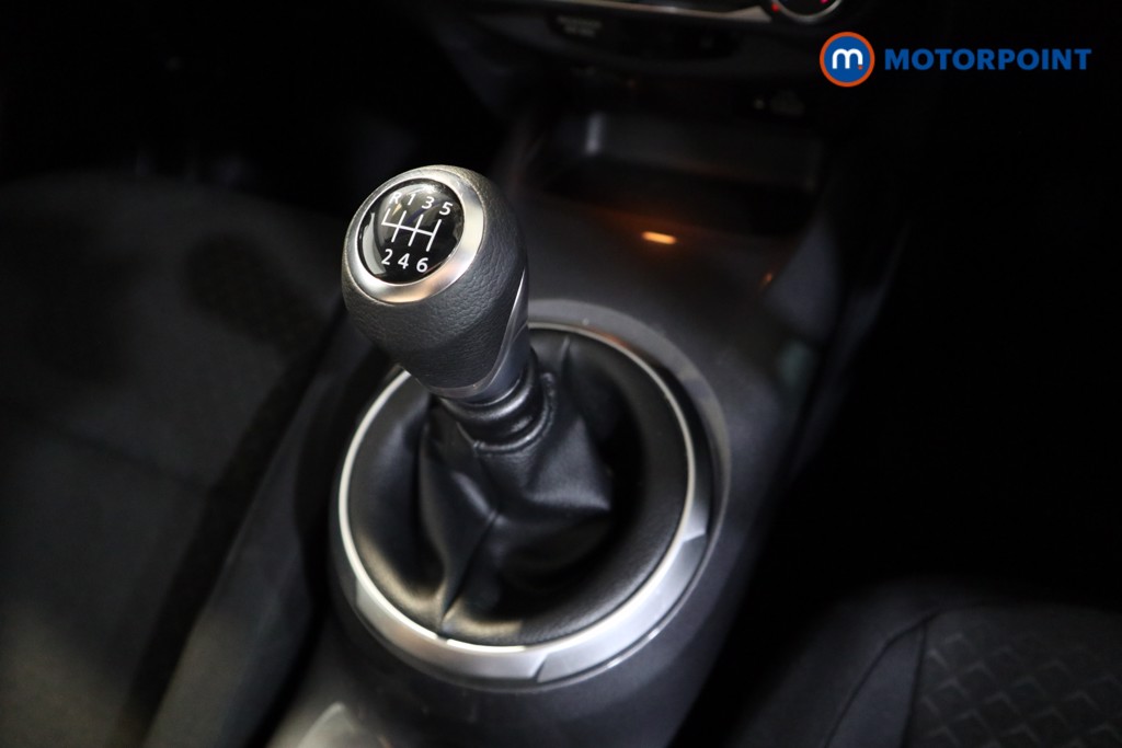 Nissan Juke Acenta Manual Petrol SUV - Stock Number (1560943) - 8th supplementary image