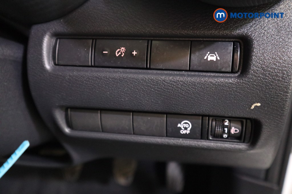 Nissan Juke Acenta Manual Petrol SUV - Stock Number (1560943) - 9th supplementary image
