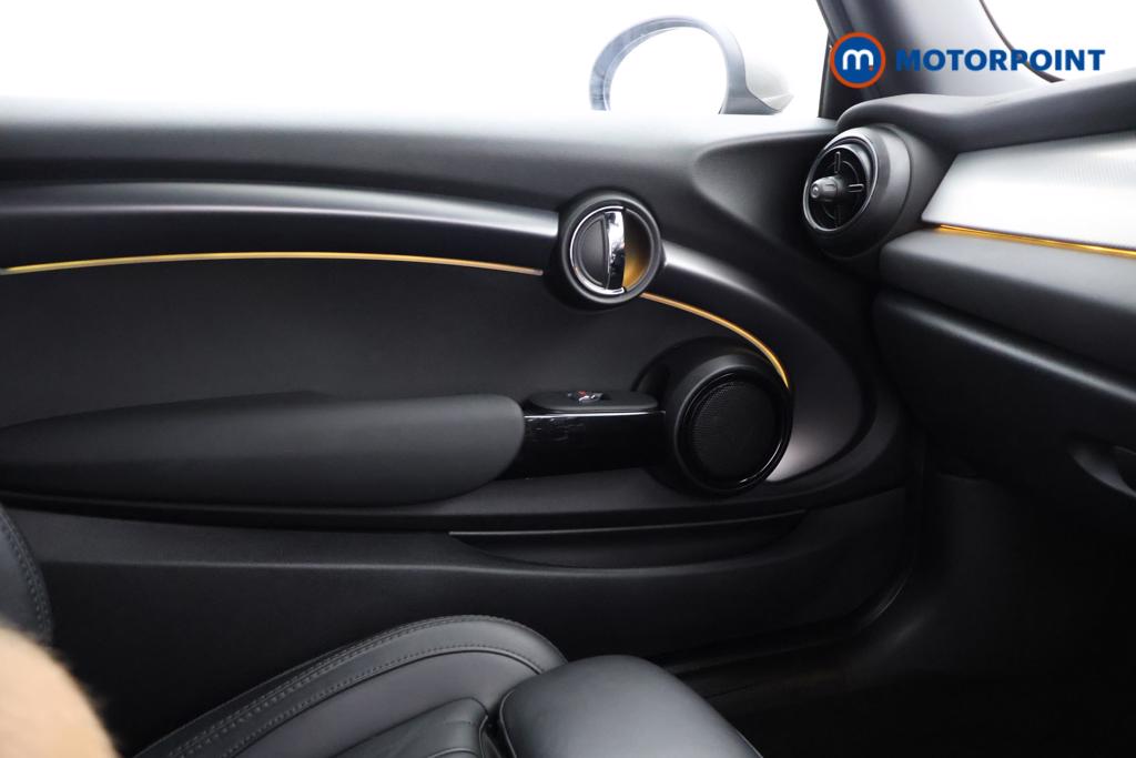 Mini Hatchback Cooper Exclusive Manual Petrol Hatchback - Stock Number (1560965) - 7th supplementary image