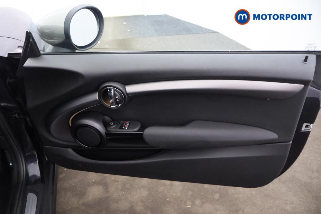 Mini Hatchback Cooper Exclusive Manual Petrol Hatchback - Stock Number (1560965) - 8th supplementary image