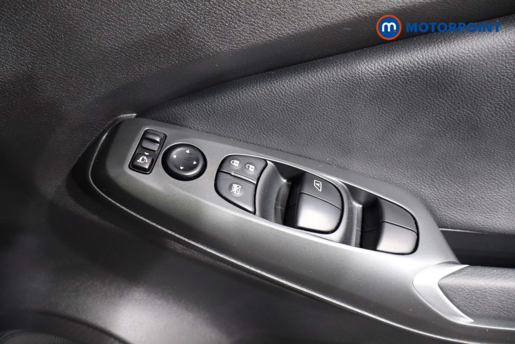 Nissan Juke Acenta Premium Automatic Petrol-Electric Hybrid SUV - Stock Number (1561095) - 19th supplementary image