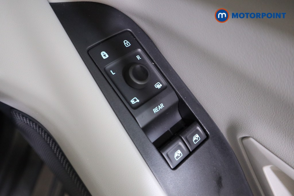 Ford Explorer Select Automatic Electric SUV - Stock Number (1561354) - 8th supplementary image