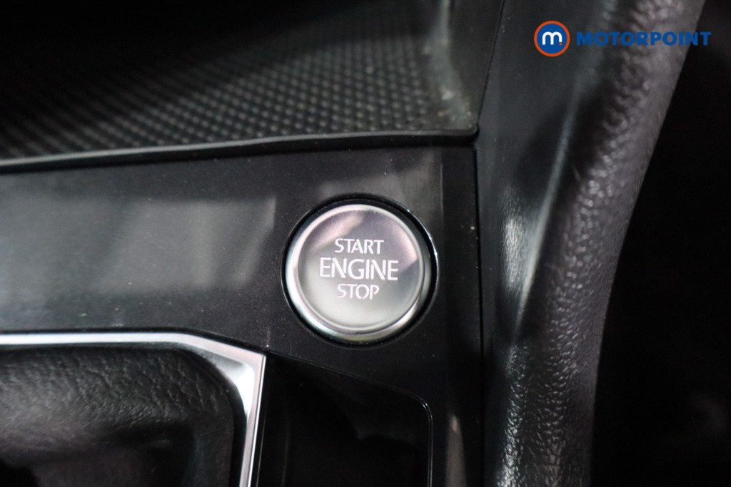 Volkswagen Tiguan R-Line Automatic Petrol SUV - Stock Number (1561458) - 13th supplementary image