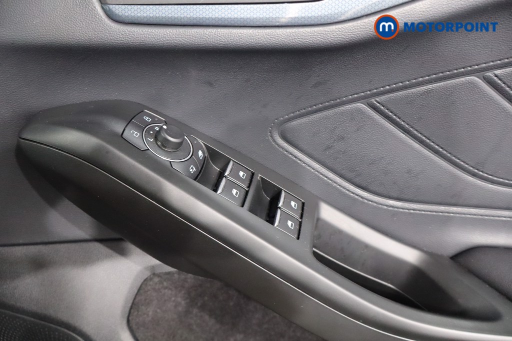 Ford Focus Active Vignale Manual Petrol-Electric Hybrid Hatchback - Stock Number (1561522) - 19th supplementary image
