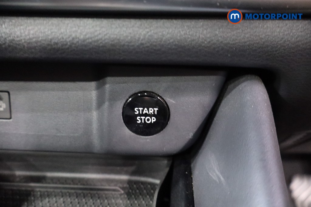 Nissan Qashqai Tekna Automatic Petrol-Electric Hybrid SUV - Stock Number (1561850) - 13th supplementary image