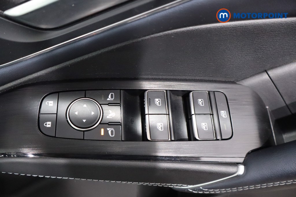 Nissan Qashqai Tekna Automatic Petrol-Electric Hybrid SUV - Stock Number (1561850) - 17th supplementary image