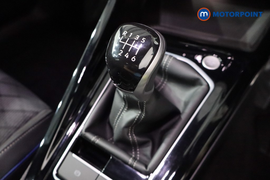 Volkswagen Golf R-Line Manual Petrol Hatchback - Stock Number (1541833) - 14th supplementary image