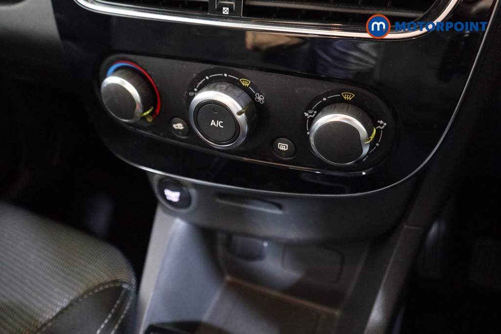 Renault Clio Iconic Manual Petrol Hatchback - Stock Number (1554461) - 7th supplementary image