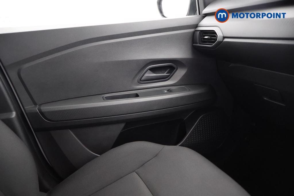 Dacia Sandero Essential Manual Petrol Hatchback - Stock Number (1554865) - 7th supplementary image