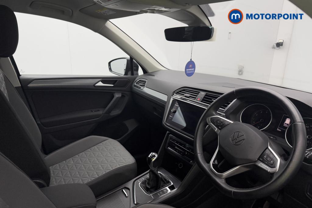 Volkswagen Tiguan Life Manual Petrol SUV - Stock Number (1555697) - 9th supplementary image