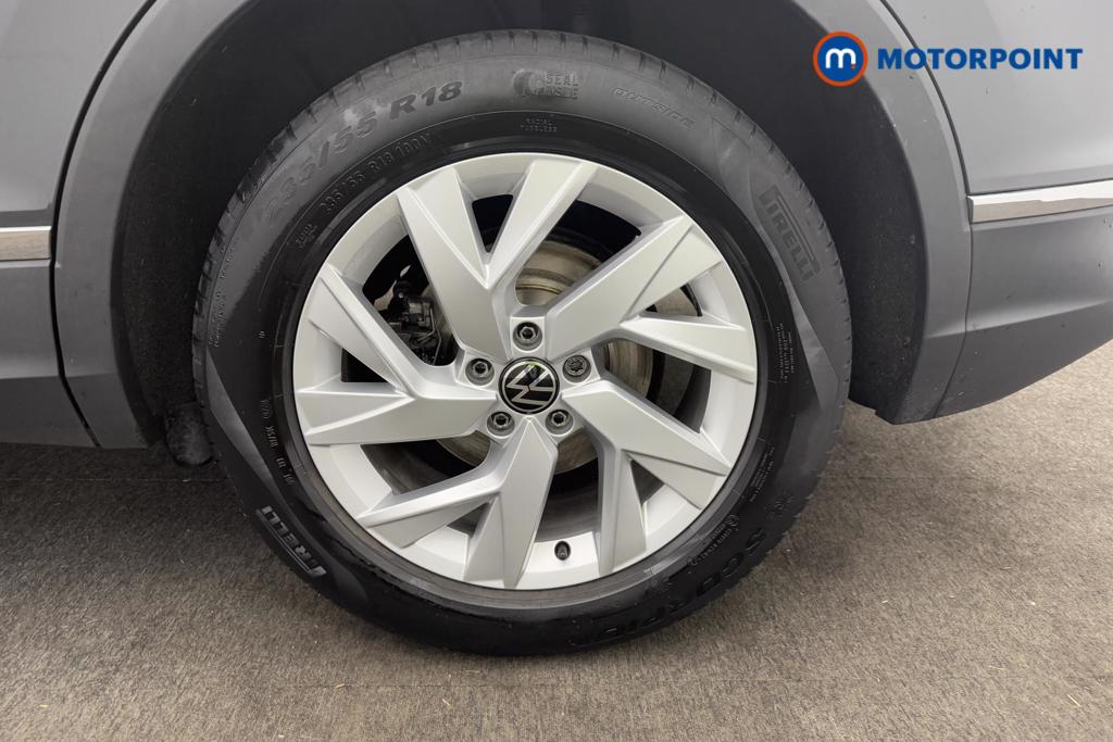 Volkswagen Tiguan Life Manual Petrol SUV - Stock Number (1555697) - 24th supplementary image