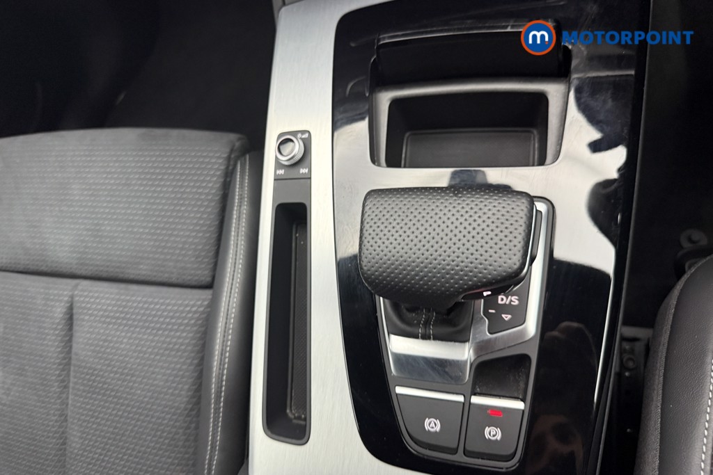 Audi Q5 S Line Automatic Petrol Plug-In Hybrid SUV - Stock Number (1556068) - 14th supplementary image