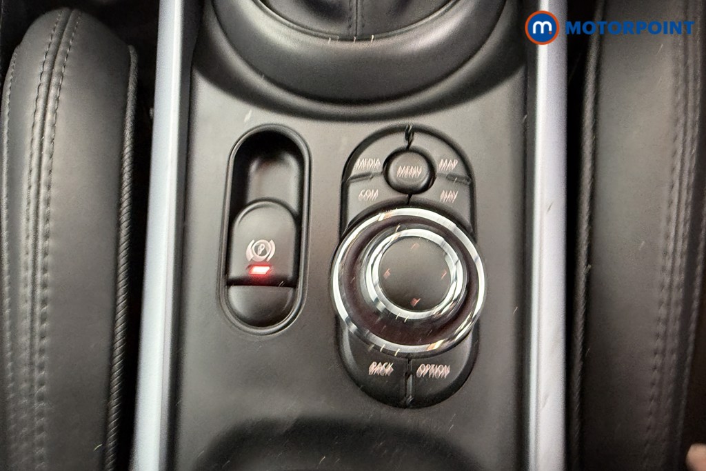 Mini Clubman Cooper Exclusive Automatic Petrol Estate - Stock Number (1558600) - 11th supplementary image
