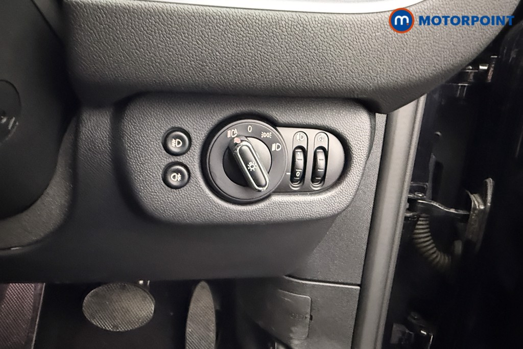 Mini Clubman Cooper Exclusive Automatic Petrol Estate - Stock Number (1558600) - 15th supplementary image