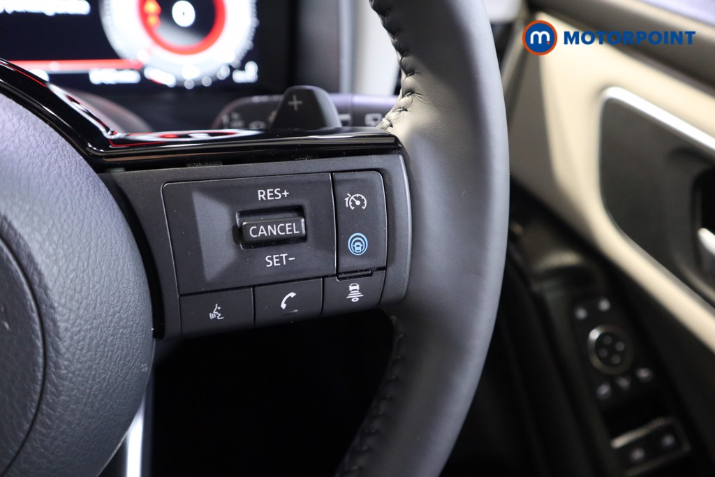 Nissan Qashqai Tekna Automatic Petrol SUV - Stock Number (1558698) - 4th supplementary image