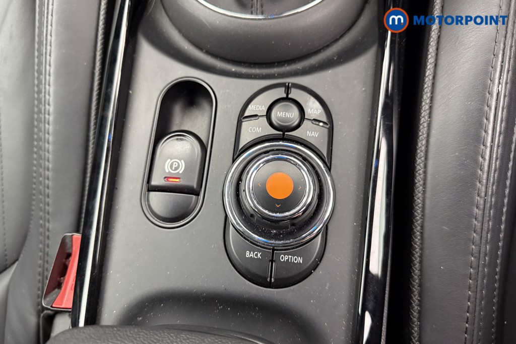 Mini Clubman Cooper Exclusive Automatic Petrol Estate - Stock Number (1558751) - 12th supplementary image