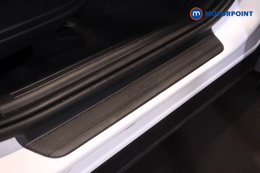 Hyundai Tucson Se Connect Manual Petrol SUV - Stock Number (1558810) - 5th supplementary image
