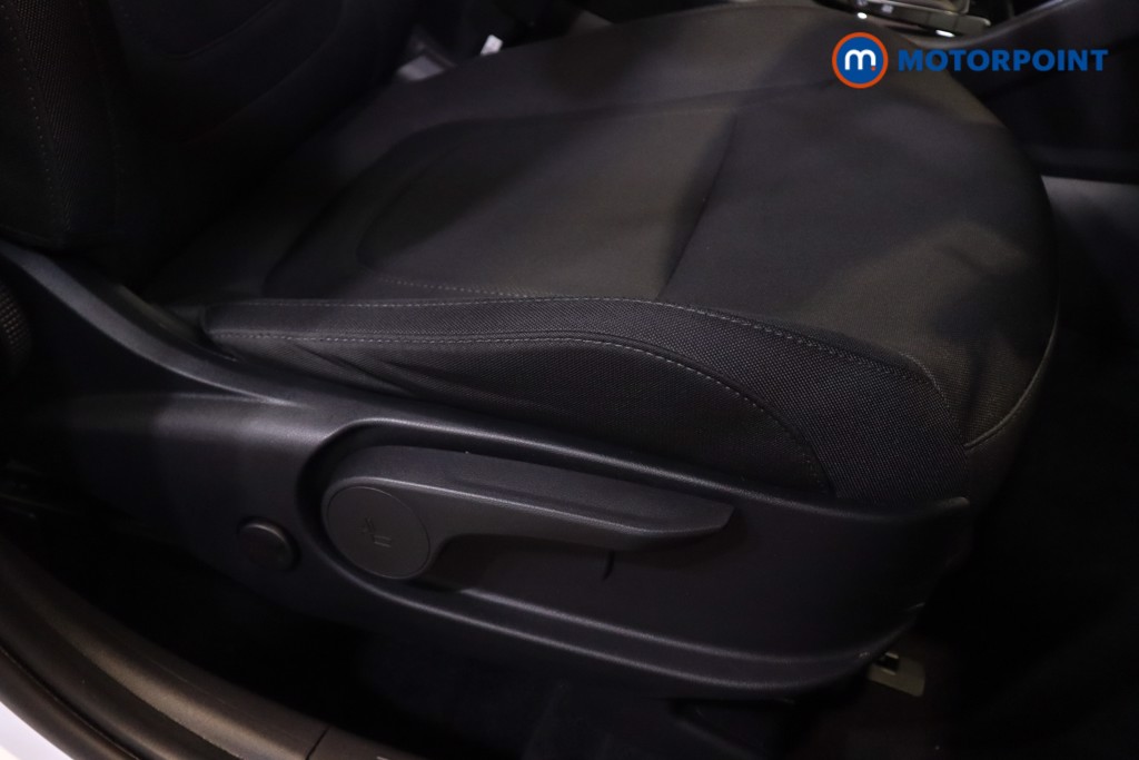 Hyundai Tucson Se Connect Manual Petrol SUV - Stock Number (1558810) - 7th supplementary image